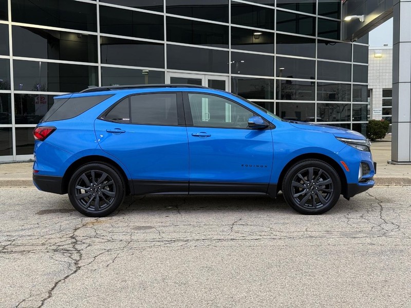 Chevrolet Equinox Vehicle Full-screen Gallery Image 02