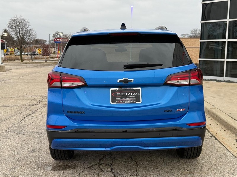 Chevrolet Equinox Vehicle Full-screen Gallery Image 04