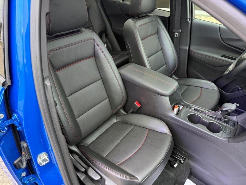 Chevrolet Equinox Vehicle Full-screen Gallery Image 11