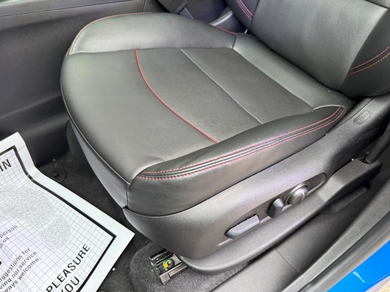 Chevrolet Equinox Vehicle Full-screen Gallery Image 17