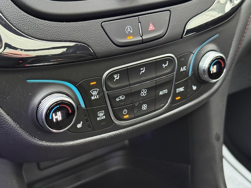 Chevrolet Equinox Vehicle Full-screen Gallery Image 28