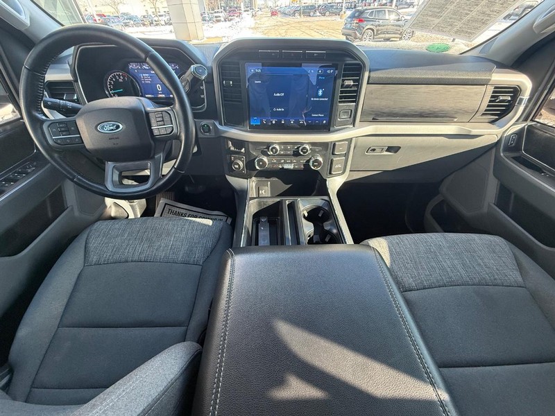 Ford F-150 Vehicle Full-screen Gallery Image 11