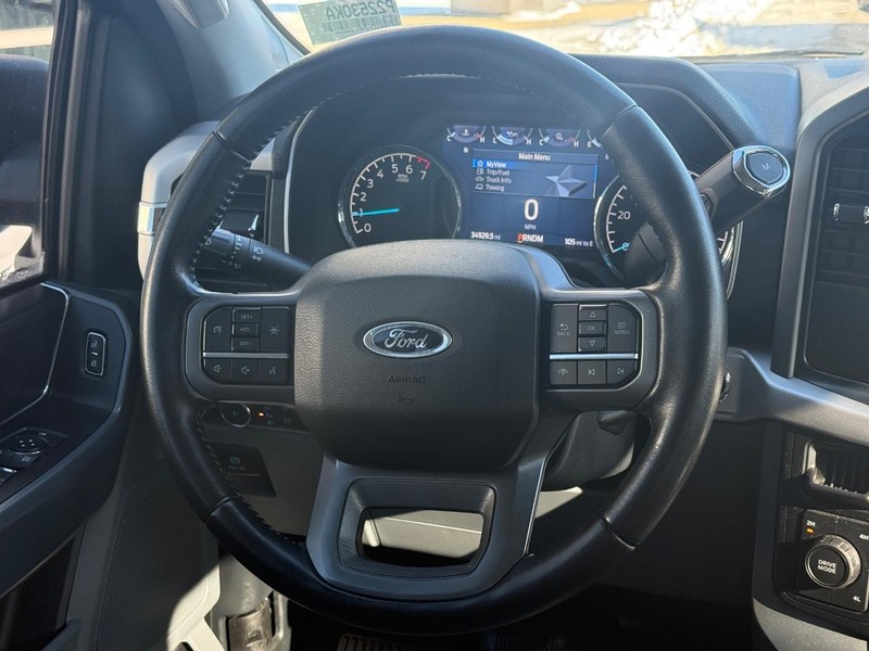 Ford F-150 Vehicle Full-screen Gallery Image 12