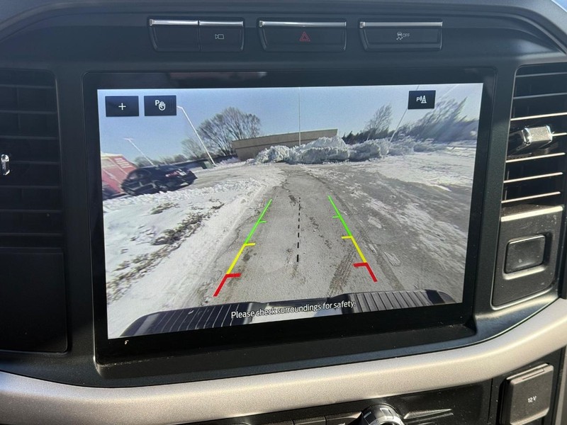 Ford F-150 Vehicle Full-screen Gallery Image 16