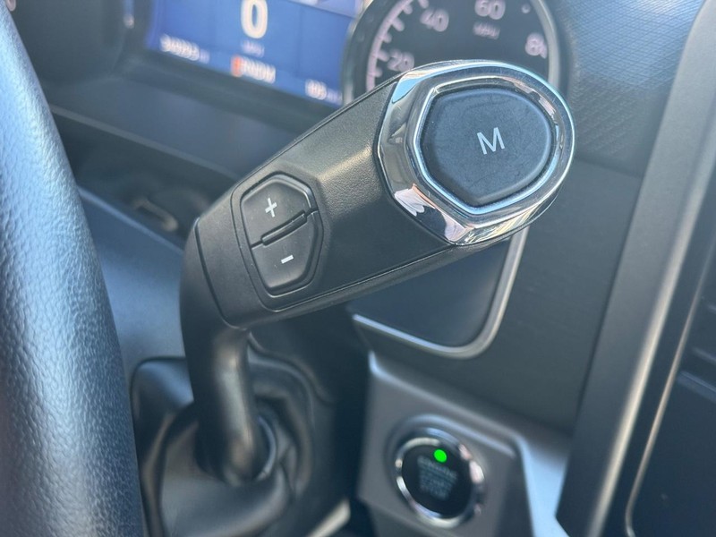 Ford F-150 Vehicle Full-screen Gallery Image 17