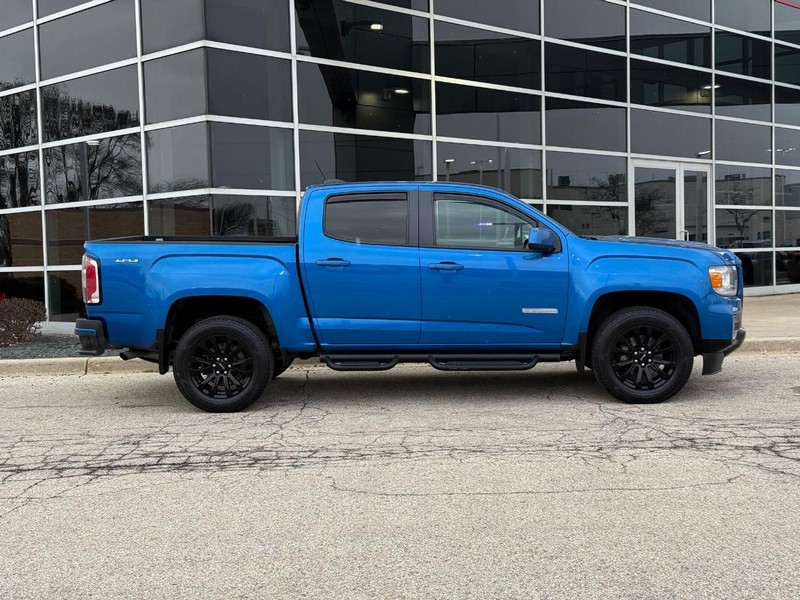 GMC Canyon Vehicle Full-screen Gallery Image 02