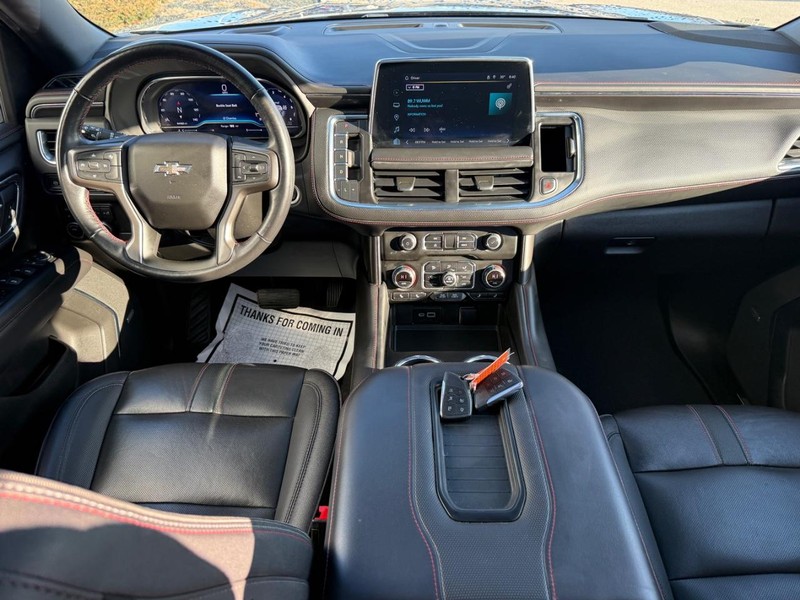 Chevrolet Suburban Vehicle Full-screen Gallery Image 14