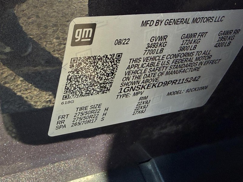 Chevrolet Suburban Vehicle Full-screen Gallery Image 32