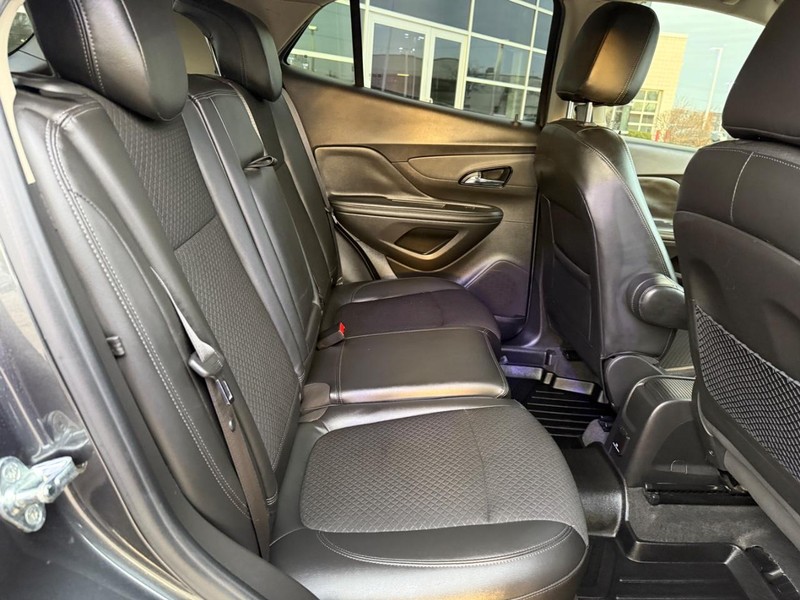 Buick Encore Vehicle Full-screen Gallery Image 12