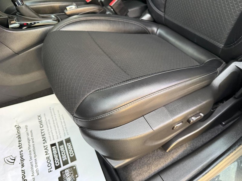 Buick Encore Vehicle Full-screen Gallery Image 17
