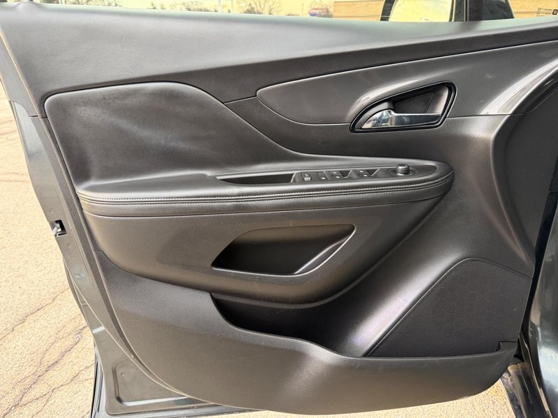 Buick Encore Vehicle Full-screen Gallery Image 19