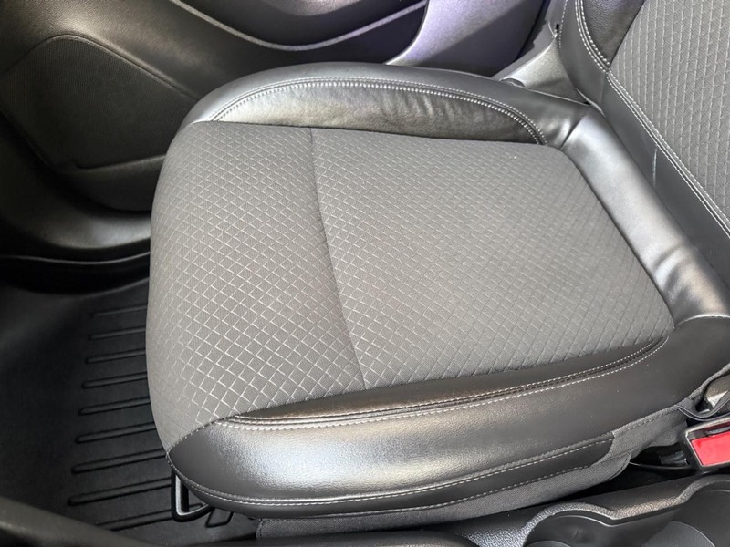 Buick Encore Vehicle Full-screen Gallery Image 27