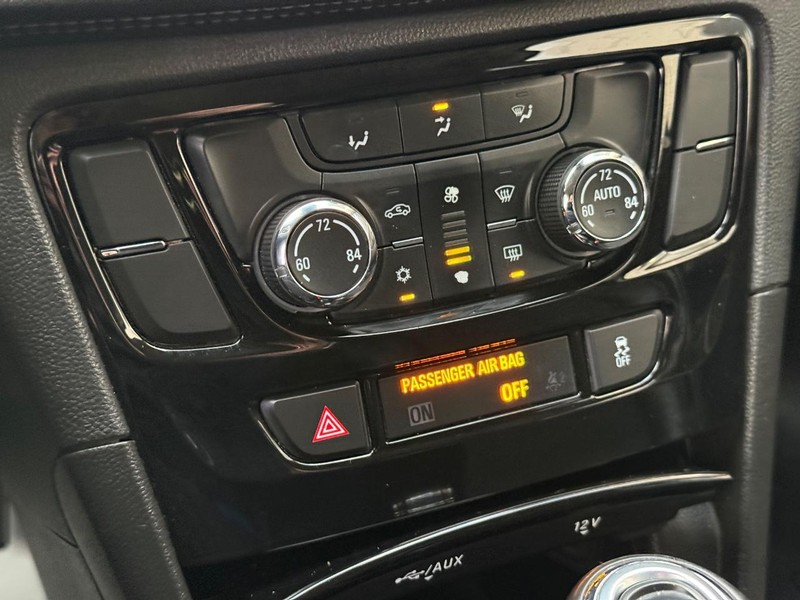 Buick Encore Vehicle Full-screen Gallery Image 28