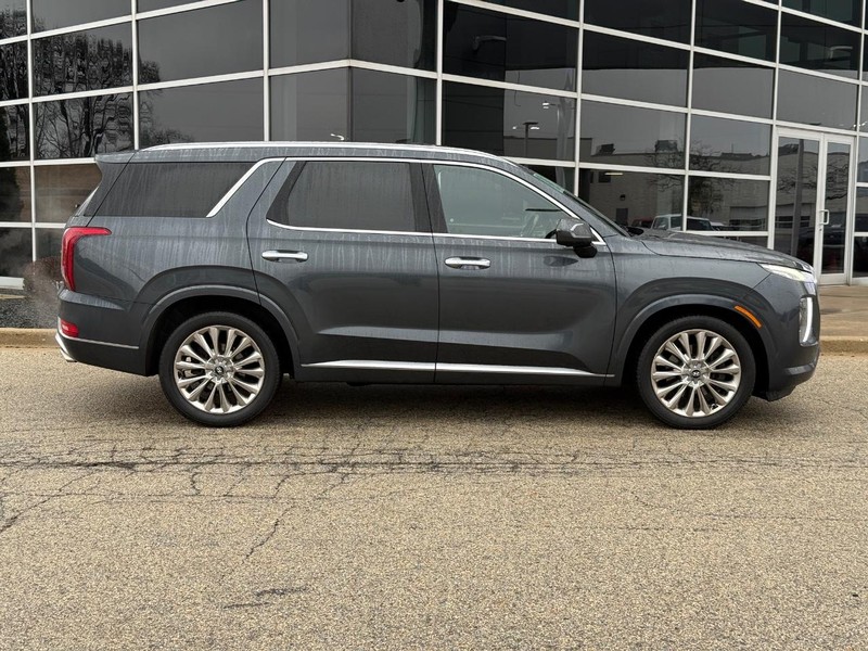 Hyundai Palisade Vehicle Full-screen Gallery Image 02