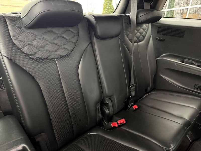 Hyundai Palisade Vehicle Full-screen Gallery Image 13