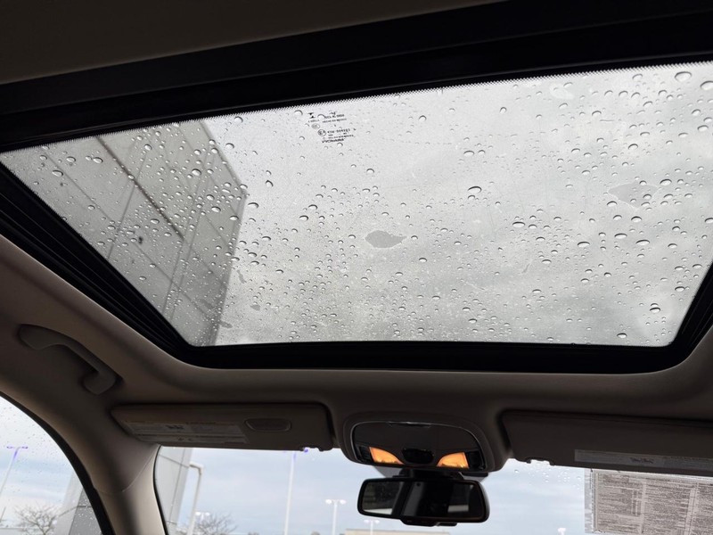 Jeep Cherokee Vehicle Full-screen Gallery Image 15