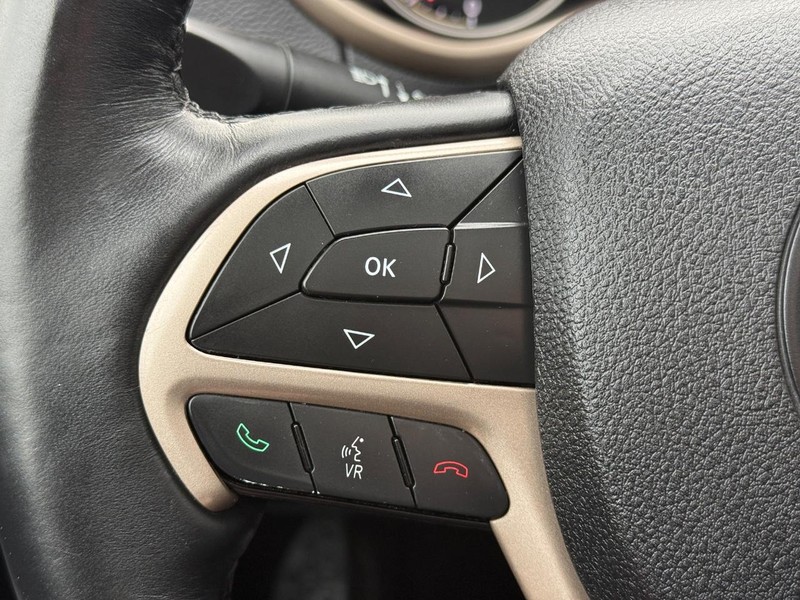 Jeep Cherokee Vehicle Full-screen Gallery Image 20
