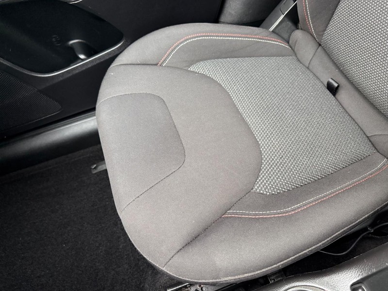Jeep Cherokee Vehicle Full-screen Gallery Image 27