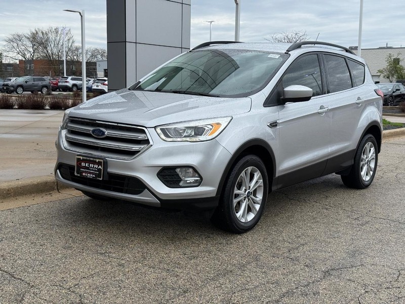 Ford Escape Vehicle Full-screen Gallery Image 07