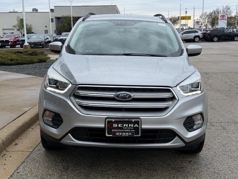 Ford Escape Vehicle Full-screen Gallery Image 08