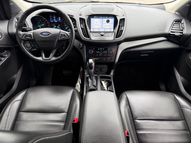 Ford Escape Vehicle Full-screen Gallery Image 13