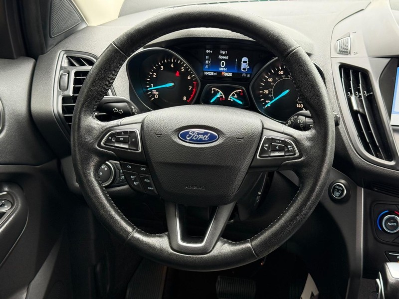 Ford Escape Vehicle Full-screen Gallery Image 14