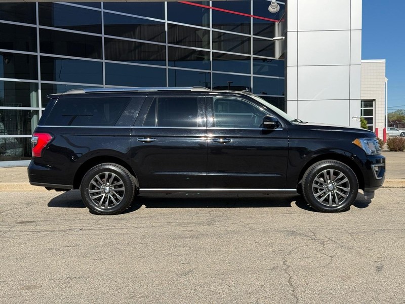 Ford Expedition Max Vehicle Full-screen Gallery Image 02