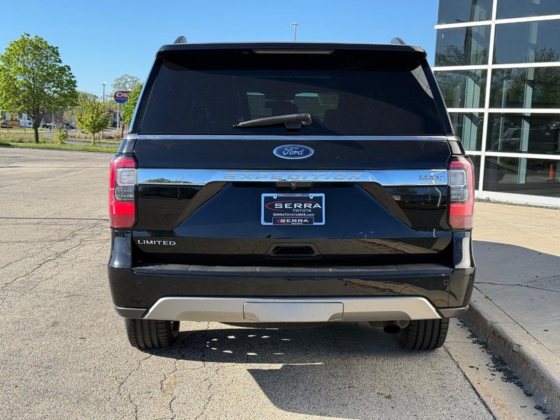 Ford Expedition Max Vehicle Full-screen Gallery Image 04