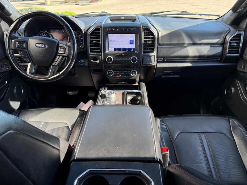 Ford Expedition Max Vehicle Full-screen Gallery Image 14