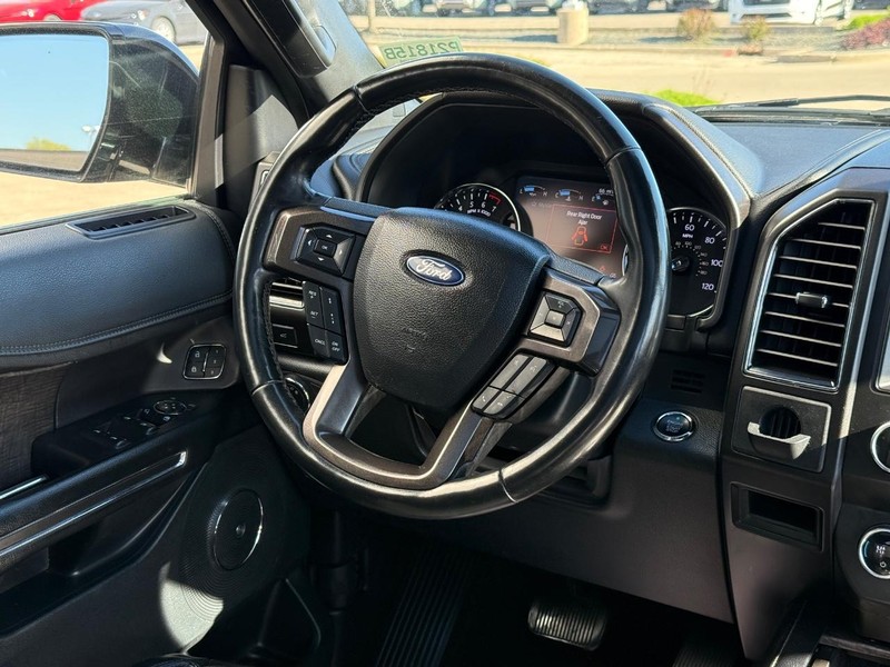 Ford Expedition Max Vehicle Full-screen Gallery Image 15