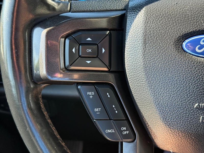 Ford Expedition Max Vehicle Full-screen Gallery Image 21