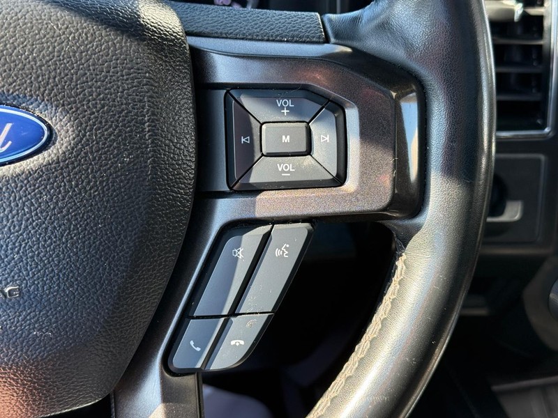 Ford Expedition Max Vehicle Full-screen Gallery Image 22