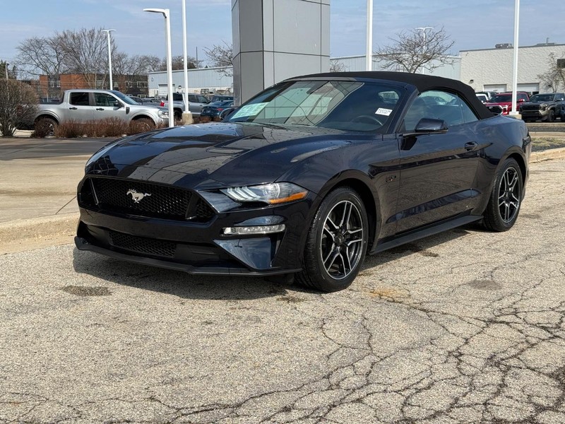 Ford Mustang Vehicle Full-screen Gallery Image 07