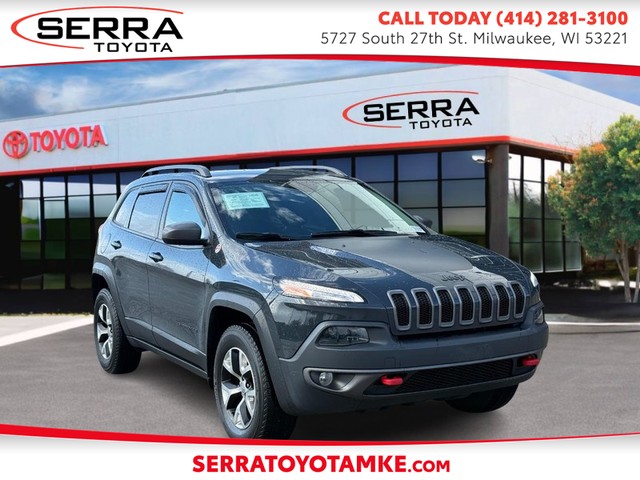 Milwaukee WI 2017 Jeep Cherokee more details - jeep cherokee