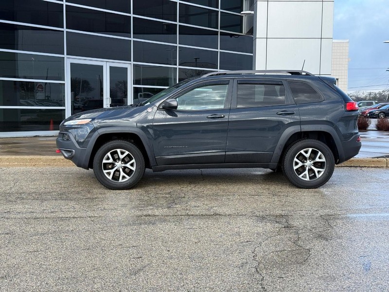 Jeep Cherokee Vehicle Full-screen Gallery Image 06