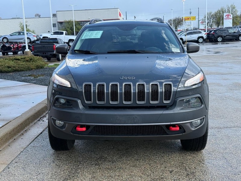 Jeep Cherokee Vehicle Full-screen Gallery Image 08
