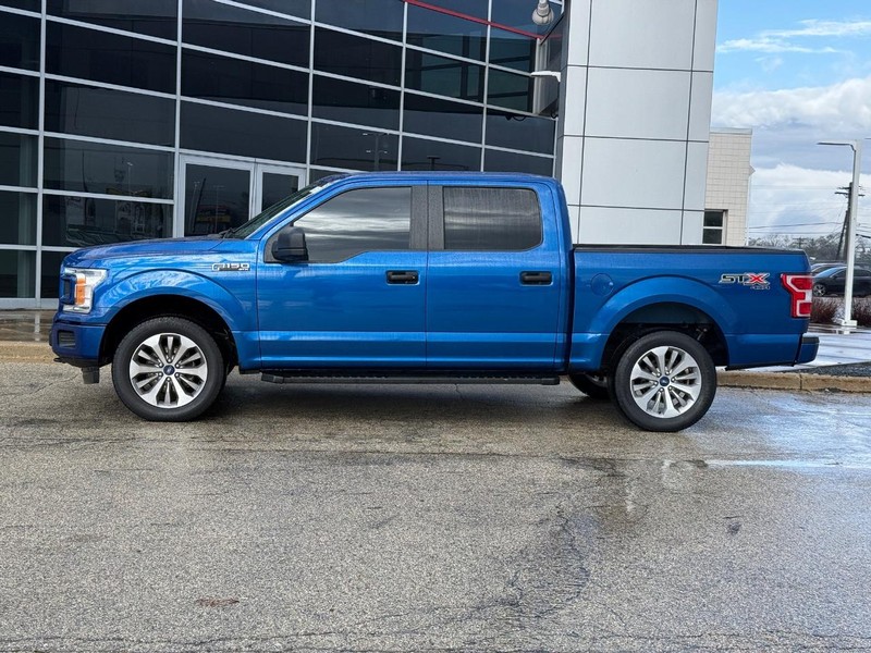 Ford F-150 Vehicle Full-screen Gallery Image 06