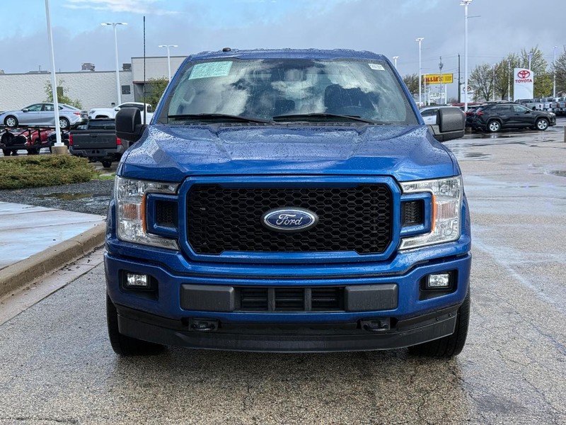 Ford F-150 Vehicle Full-screen Gallery Image 08