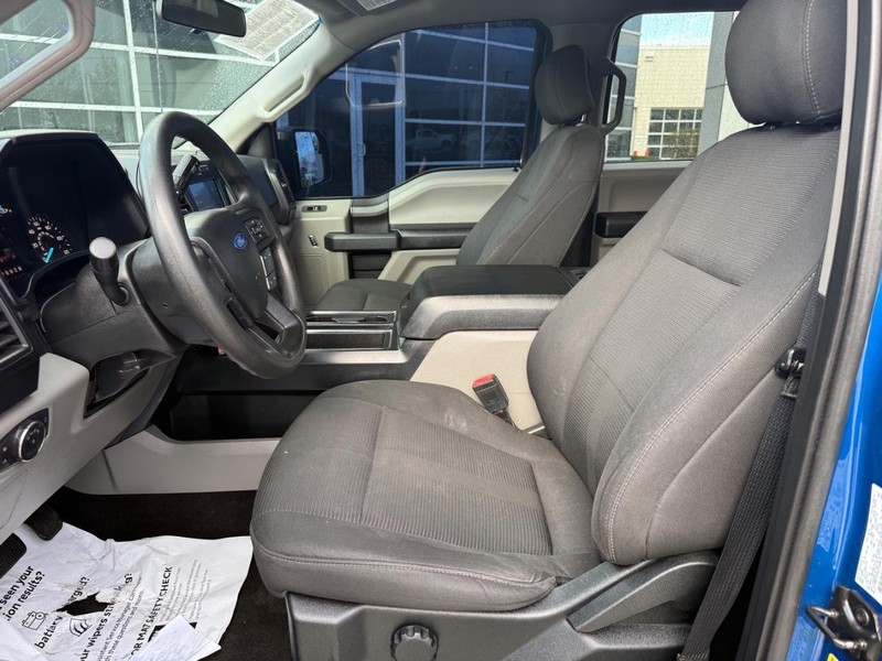 Ford F-150 Vehicle Full-screen Gallery Image 16