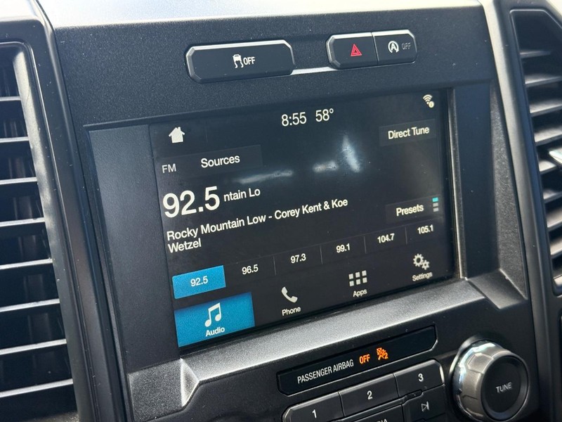 Ford F-150 Vehicle Full-screen Gallery Image 23