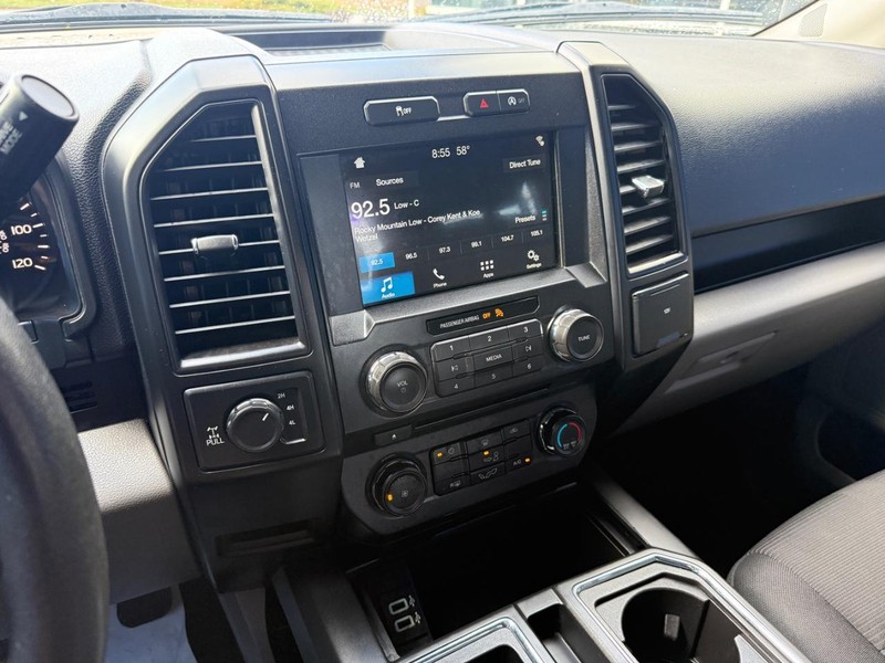 Ford F-150 Vehicle Full-screen Gallery Image 25