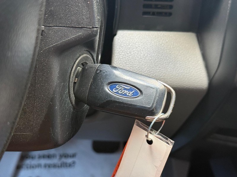 Ford F-150 Vehicle Full-screen Gallery Image 29