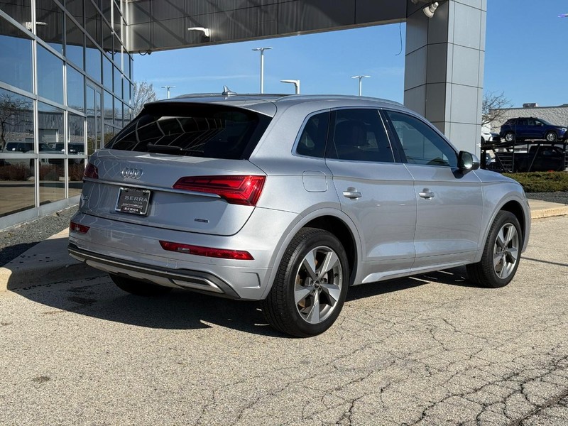 Audi Q5 Vehicle Full-screen Gallery Image 03