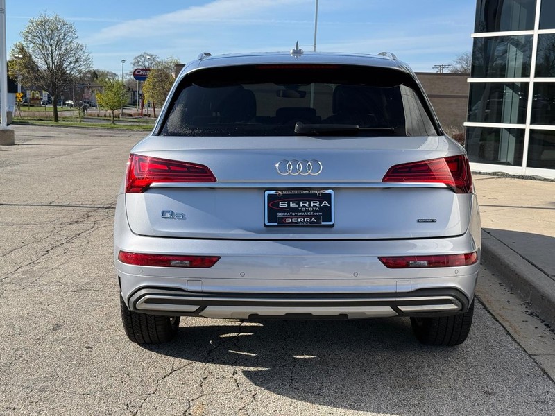 Audi Q5 Vehicle Full-screen Gallery Image 04