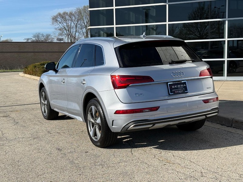 Audi Q5 Vehicle Full-screen Gallery Image 05
