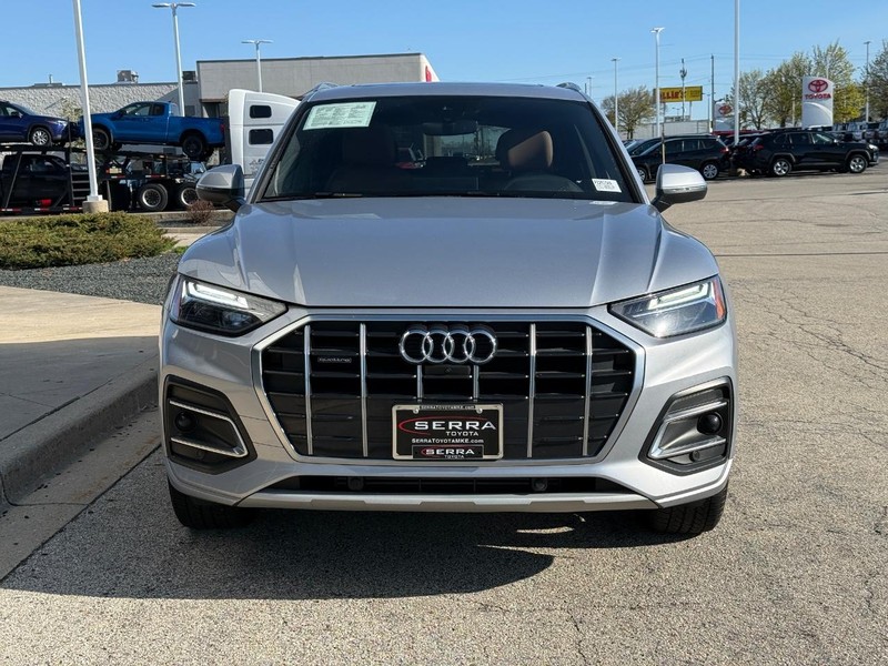 Audi Q5 Vehicle Full-screen Gallery Image 08