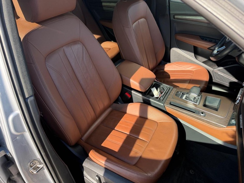 Audi Q5 Vehicle Full-screen Gallery Image 11