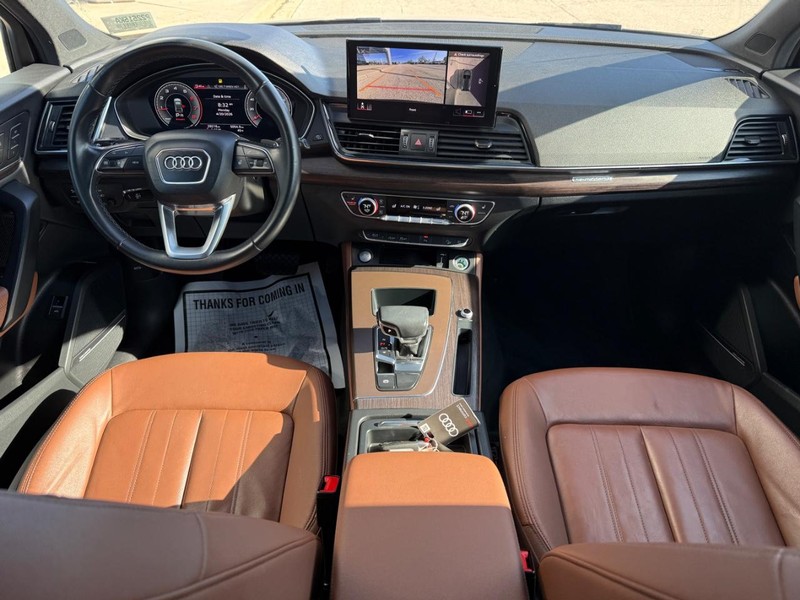 Audi Q5 Vehicle Full-screen Gallery Image 13