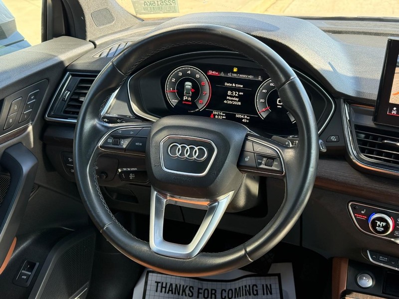 Audi Q5 Vehicle Full-screen Gallery Image 14