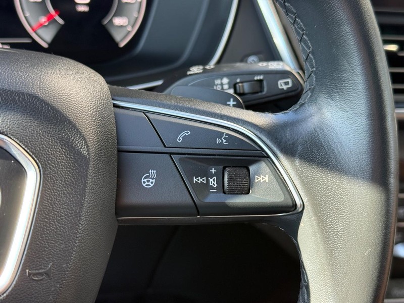 Audi Q5 Vehicle Full-screen Gallery Image 21